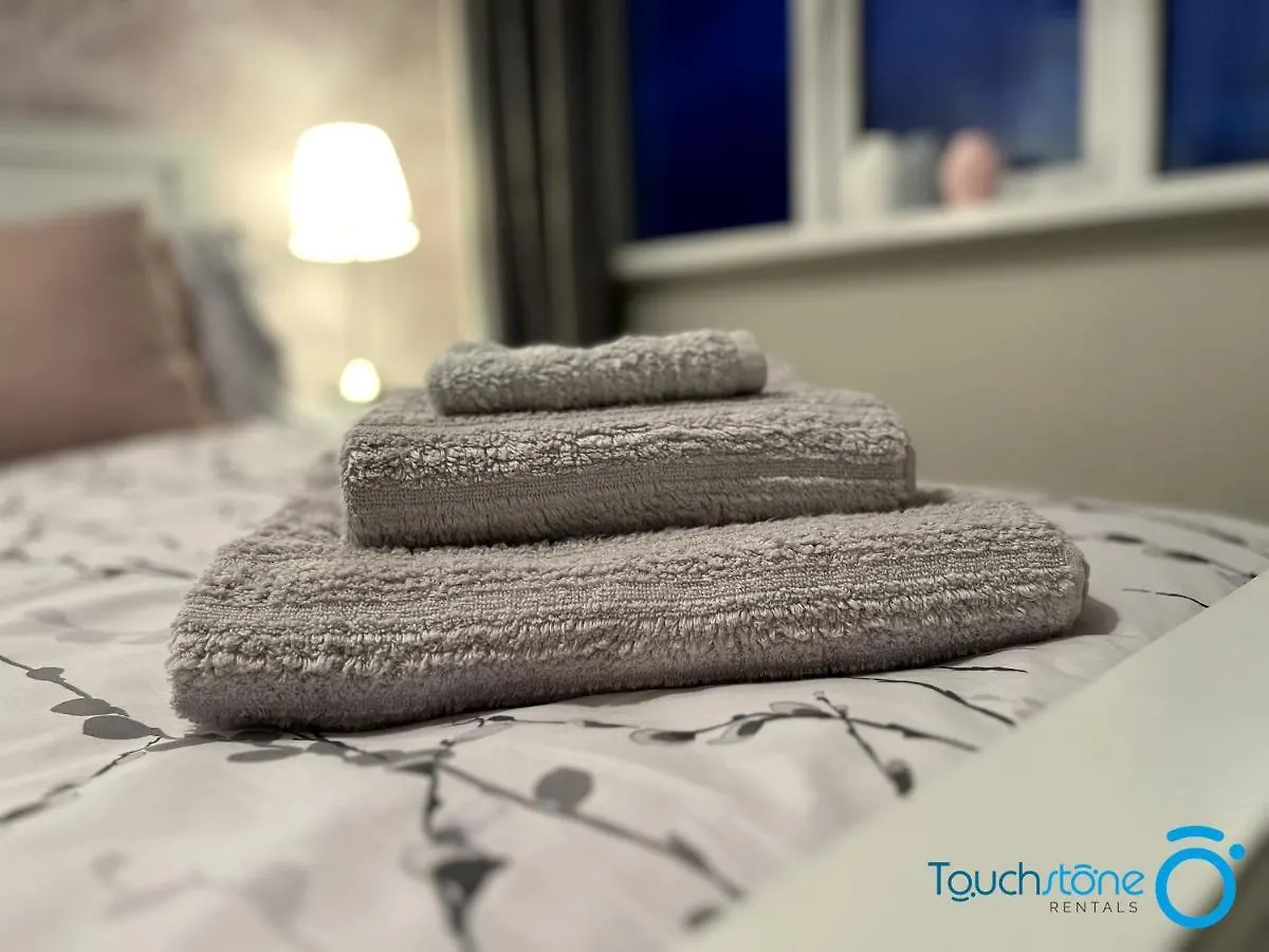 Stylish Cosy Home - M42, Airport, Nec & Train St Sheldon  Sheldon (West Midlands)