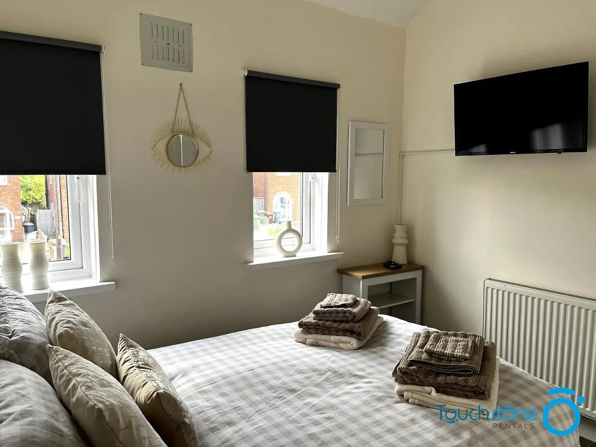 Stylish Cosy Home - M42, Airport, Nec & Train St Sheldon  Holiday home