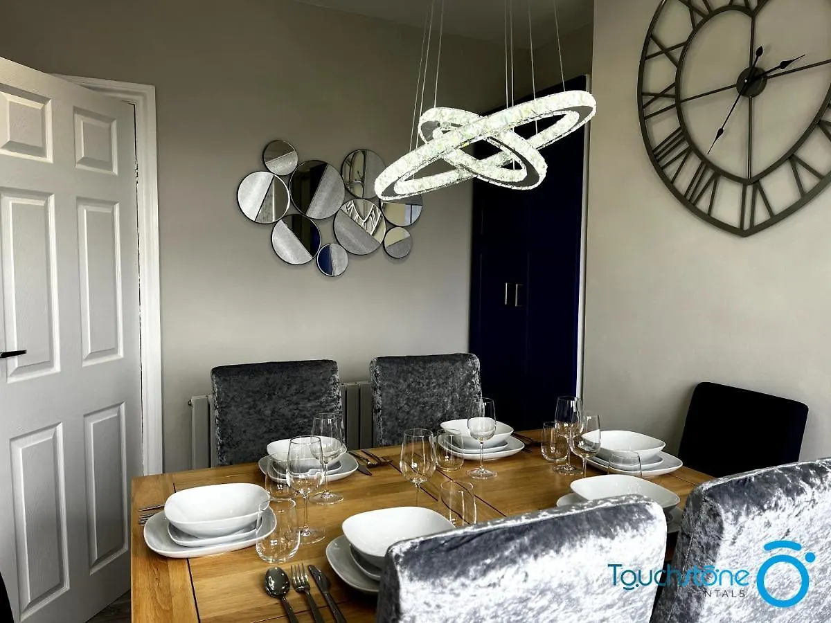 Stylish Cosy Home - M42, Airport, Nec & Train St Sheldon  Sheldon (West Midlands)